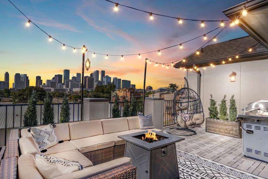 Luxury Downtown Home W Rooftop Deck In The Skyline Χιούστον Εξωτερικό φωτογραφία